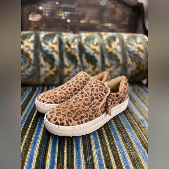 Very G ladies Simmer Fuzzy Leopard Shoes - Picture 3 of 6
